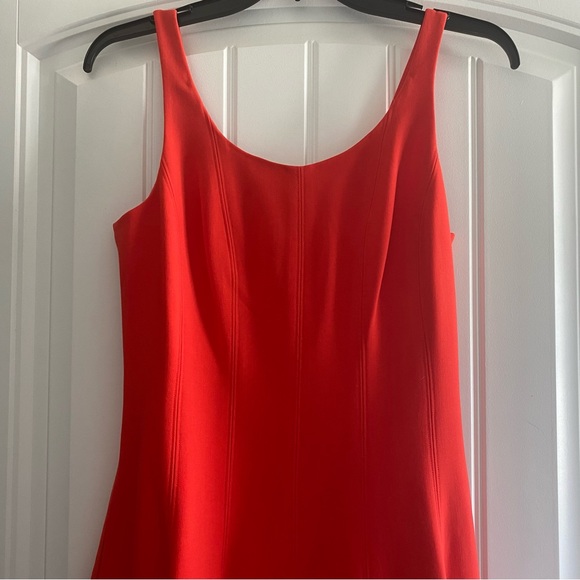 Halston Heritage NWT Sleeveless Scoop neck Red Fit-&-flare midi Dress size 4. - Picture 5 of 11